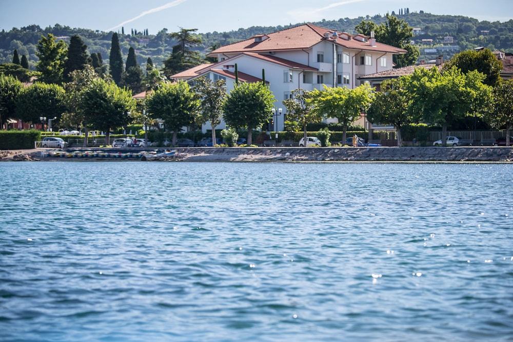 Hotel Nettuno باردولينو المظهر الخارجي الصورة