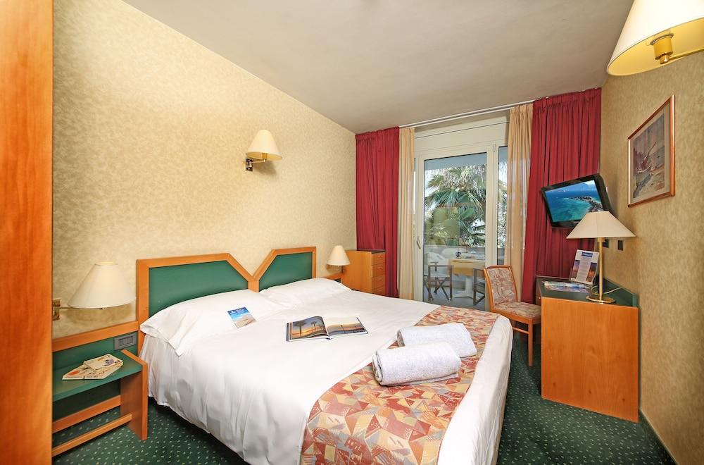 Hotel Nettuno باردولينو المظهر الخارجي الصورة