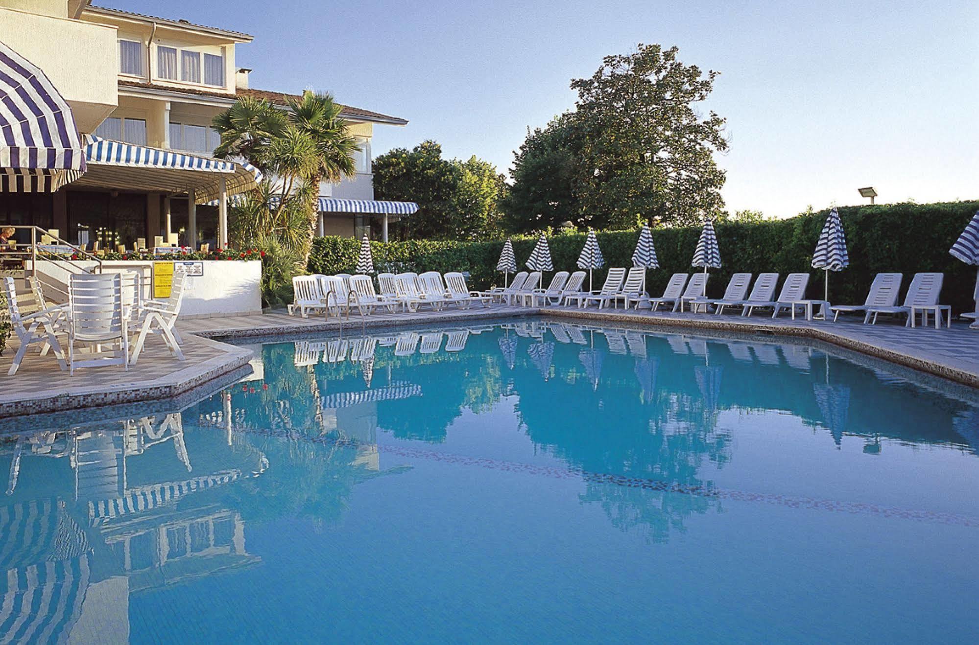 Hotel Nettuno باردولينو المظهر الخارجي الصورة